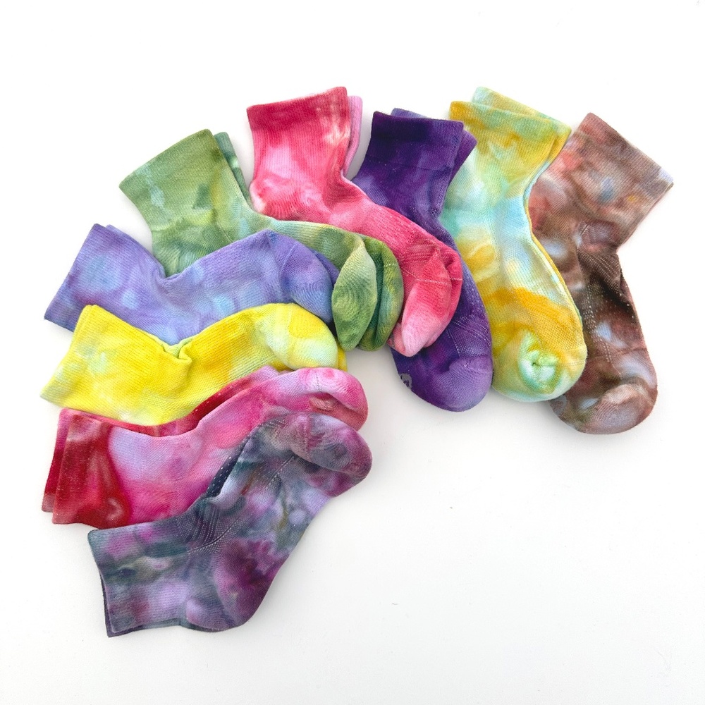 Ice Dye Citron Neon Yellow Ankle Socks, Mid Crew Tie Dye Lime Hand Dyed Socks - Picture 3 of 4